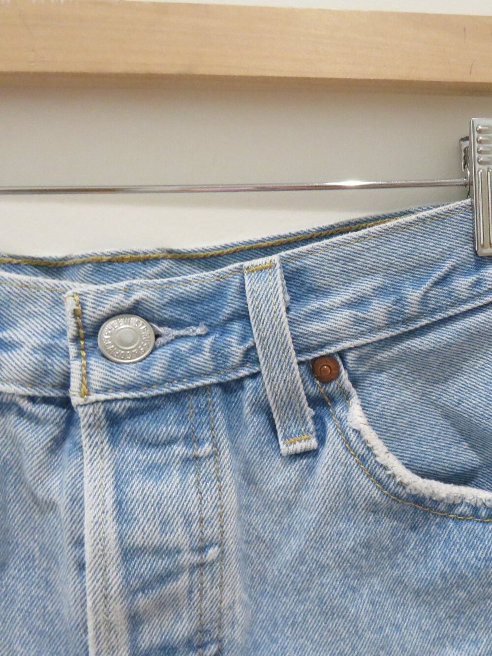 LEVI'S 501® Original Fit High Rise Women's Shorts 28 Ojai Light Stone Light Wash - Picture 5 of 15